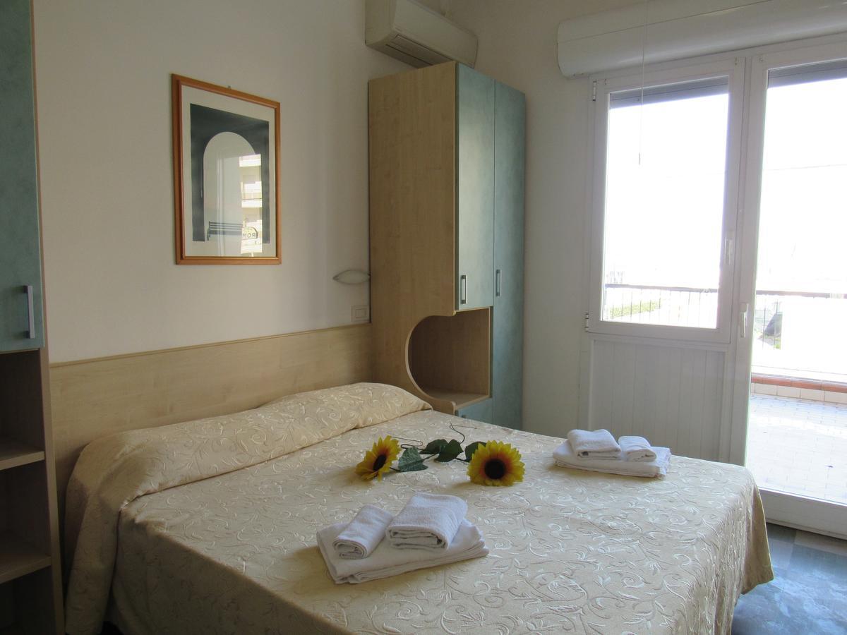 Hotel Venus Rimini Buitenkant foto